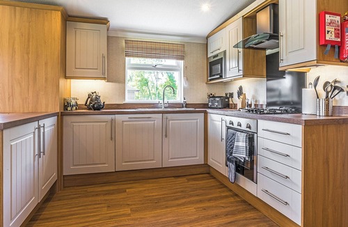 Woodhall Spa Ski Chalet | Lakeside 3 Pet Friendly