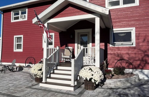 Rooseveltown House | Lakeside 4-bedroom. 6 minutes to Potsdam.