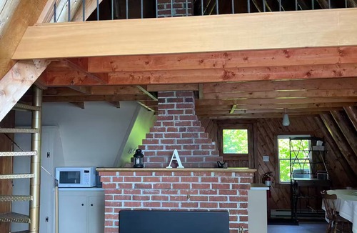 Clare Cottage | Lakeside A-frame Cottage