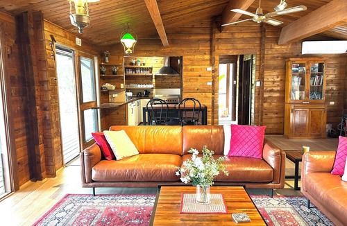 Taylor Bay House | Lakeside Abode at Taylor Bay | Lake Eildon