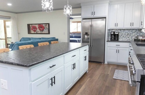 Lost Bridge Village House | Lakeside Arcade! Hot Tub, GAMES, roaming deer