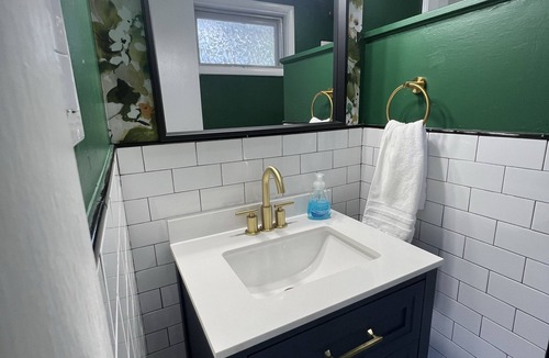 Northville Cabin | Lakeside - Art Deco Unique Motel Room Close to Great Hiking Trails