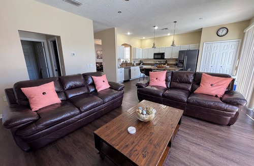 Lake Berkley House | Lakeside at Lake Berkley close to Disney