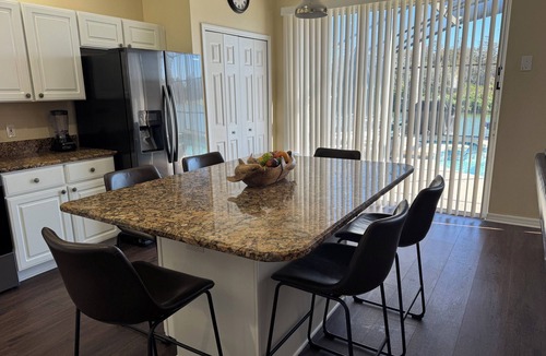 Lake Berkley House | Lakeside at Lake Berkley close to Disney