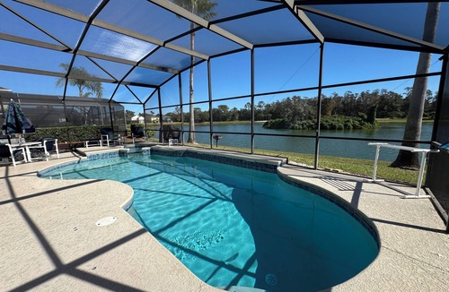 Lake Berkley House | Lakeside at Lake Berkley close to Disney