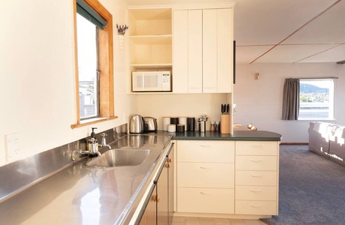 Kuratau House | Lakeside Bach with Breathtaking Views