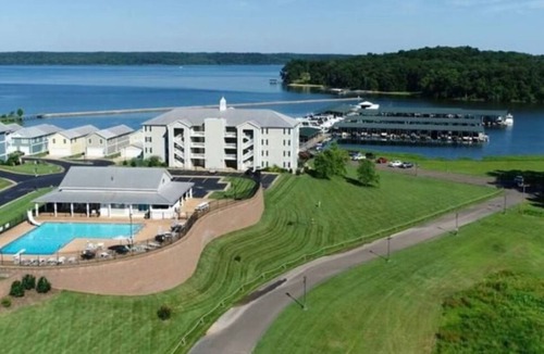 Buchanan House | Lakeside Barndominium in Charming Buchanan