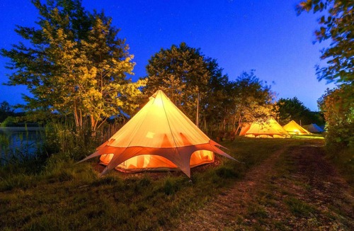 Nunney RV Rental | Lakeside Bell Tent - Canvas Studio at Marston Park