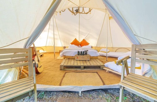 Nunney RV Rental | Lakeside Bell Tent - Canvas Studio at Marston Park