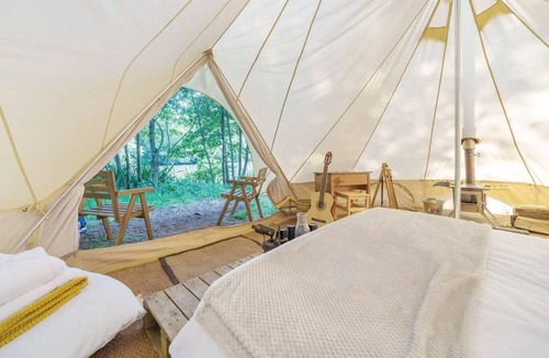 Nunney RV Rental | Lakeside Bell Tent - Canvas Studio at Marston Park
