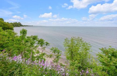 Port Hope House | Lakeside Bliss Breathtaking View