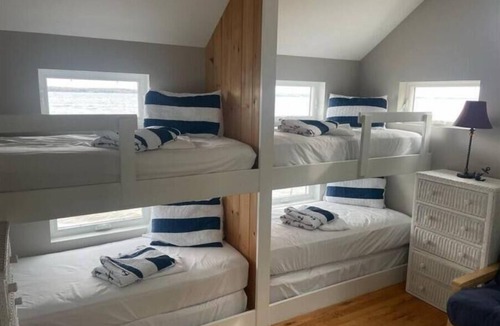 Geneva Cottage | Lakeside Bunkhouse on Seneca Lake