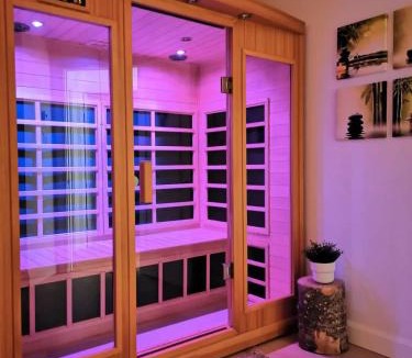 Saint-Brigitte-de-Laval House | Lakeside Getaway #5 Spa Sauna Firepit