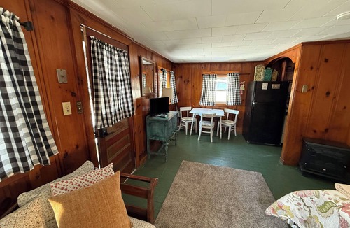 Holderness Cabin | Lakeside Cabin 5 with Kitchen