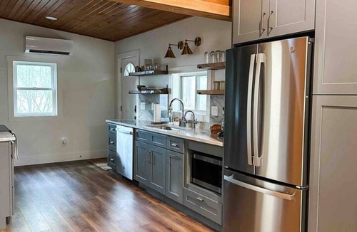 Nashville Cabin | Lakeside Cabin - Serene Retreat with Lake Monroe Views + Wraparound Deck