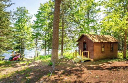 Bremen Cabin | Lakeside Cabin Stay