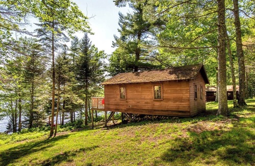Bremen Cabin | Lakeside Cabin Stay