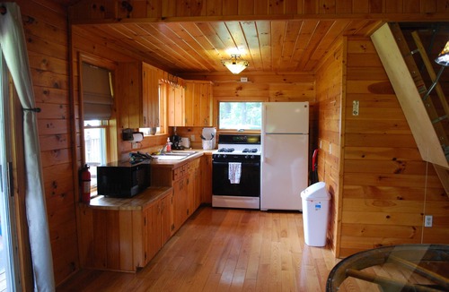 Chazy Cabin | Lakeside Cabin