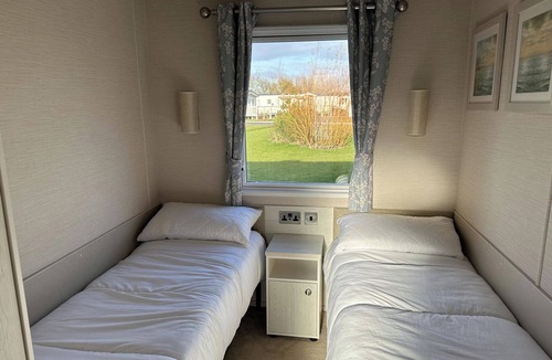 Mablethorpe and Sutton Cabin | Lakeside Caravan Sleeps 8 - Wifi, Parking, Views
