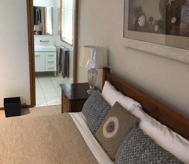 Beechworth Ski Chalet | Lakeside Chalet & Studio