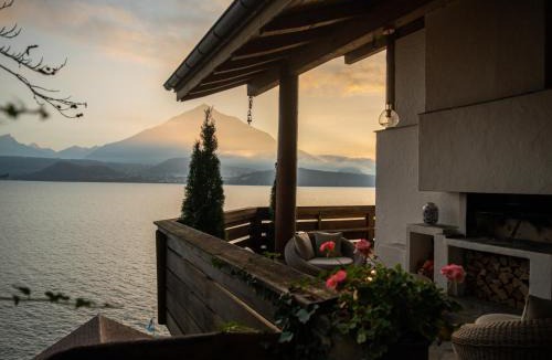 Gunten Apartment | Lakeside Chalet with Panorama View