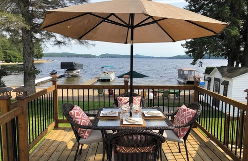 Lac-des-Plages Cottage | Lakeside Cottage with Private Beach Getaway