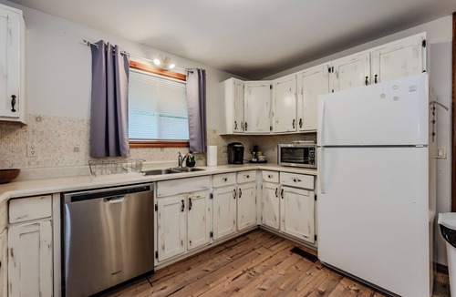 South Bruce Peninsula Cabin | Lakeside Cottage Bliss: Nature at Your Door!