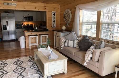 Tunnel Hill Cottage | Lakeside Cottage , Fish from your back deck!