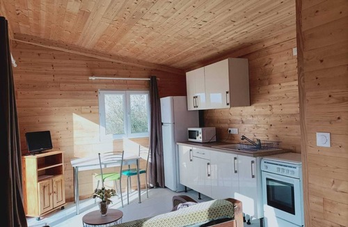 Le Langon Apartment | LAKESIDE COTTAGE