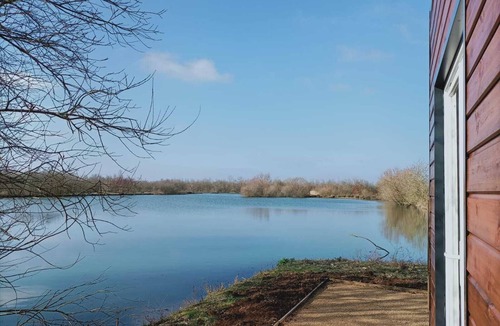 Le Langon Apartment | LAKESIDE COTTAGE