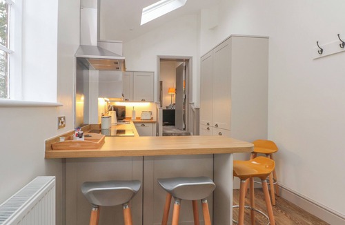 Macclesfield Cottage | Lakeside Cottage