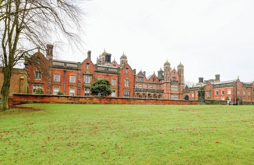 Macclesfield Cottage | Lakeside Cottage