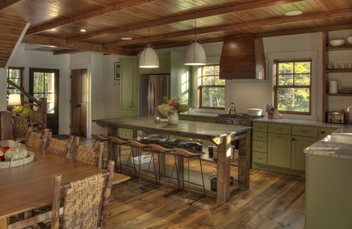 Crosslake Cabin | Lakeside Cottage-Heavenly Porch -Amazing Sunsets-2 Fireplaces-Includes Pontoon!