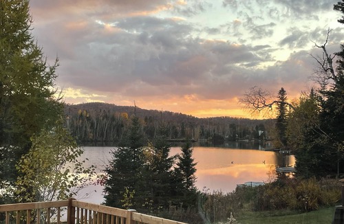 Lantier Ski Chalet | Lakeside Cottage Located In The Heart of the Laurentians (near St Agathe)