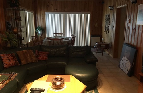 Lantier Ski Chalet | Lakeside Cottage Located In The Heart of the Laurentians (near St Agathe)