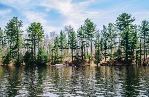 Seguin House | LakeSide Cottage On Muskoka Shores