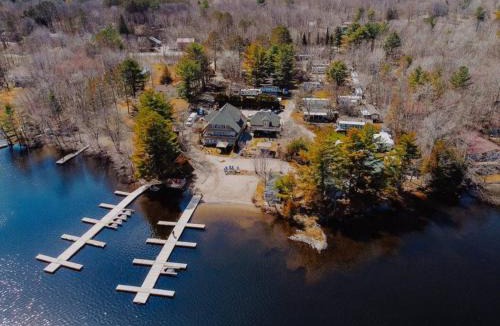 Seguin House | LakeSide Cottage On Muskoka Shores
