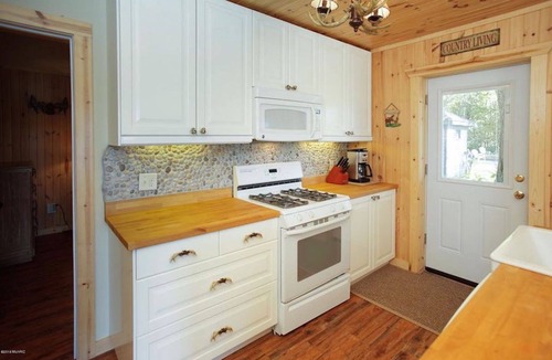 Allegan House | Lakeside Cottage & Private Cabin