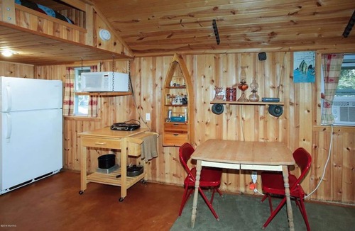 Allegan House | Lakeside Cottage & Private Cabin