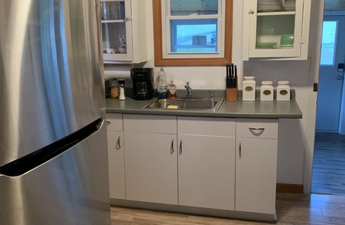 Niagara County Cottage | Lakeside Cottage w/Private Beach and Sunset Views-Niagara