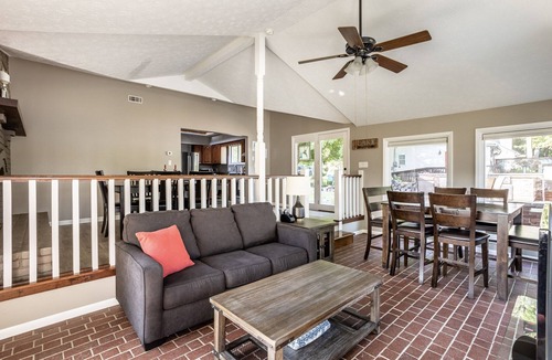 Monticello Cottage | Lakeside Cottage w/Spacious Multi-level Deck and Outdoor Living Space