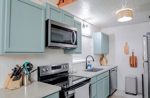 Jasper Cottage | Lakeside cottage, water access + pet friendly with additional fee