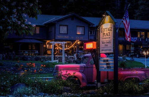 Ashland Cottage | Lakeside Cottage with Kitchen