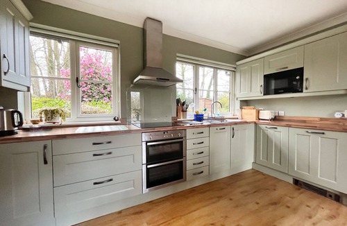 Pensax Cottage | Lakeside Country Cottage