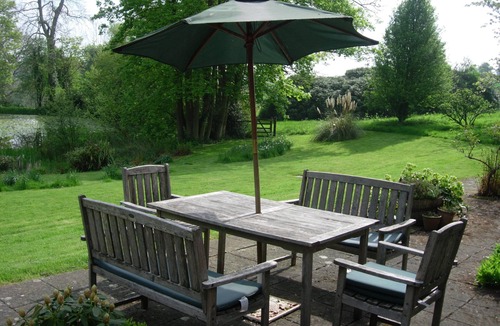 Pensax Cottage | Lakeside Country Cottage