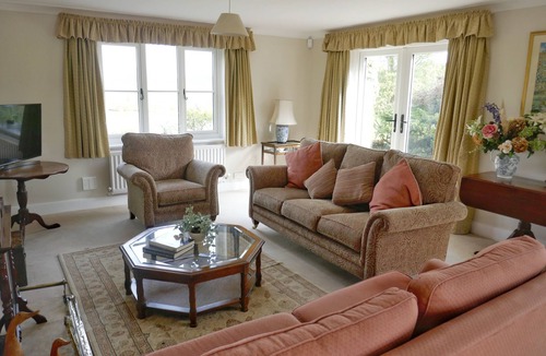 Pensax Cottage | Lakeside Country Cottage