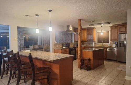 Willis House | Lakeside Cove Retreat on Lake Conroe - Private Waterfront