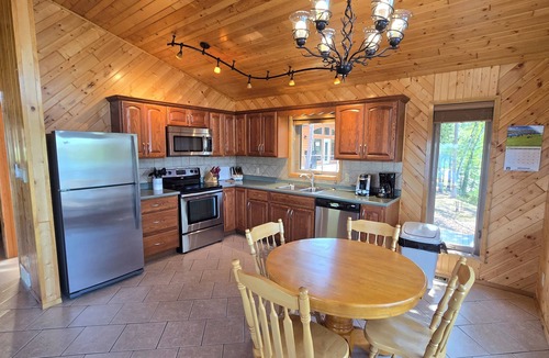 Sioux Narrows Nestor Falls Cottage | Lakeside deluxe 2 bedroom cottage