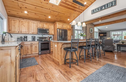 McHenry House | Lakeside Dreamin' | Great Location, Private Dock