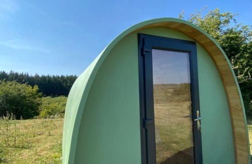 Longford Cabin | Lakeside Eco Pod
